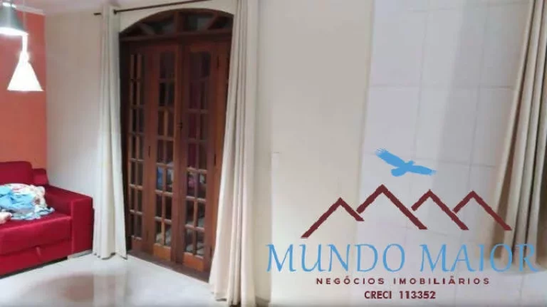 Oportunidade Única! Sobrado com 4 Dorms + Churrasqueira Aceita Permuta!