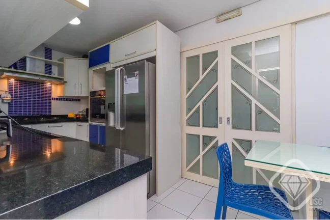 Imagem Casa luxuosa na Tristeza que combina espaço, privacidade e alto padrão.

Com 340 metros quadrados ...