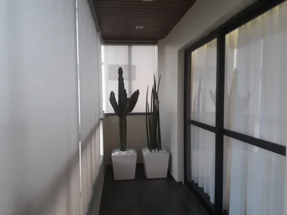 Imagem Apartamento 250 M², 3 Quartos, 3 Suítes, 5 Banheiros, 4 Vagas, Varanda, Lavabo, Piscina, Academia, Brinquedoteca, Quadra, Playground, Brinquedoteca.