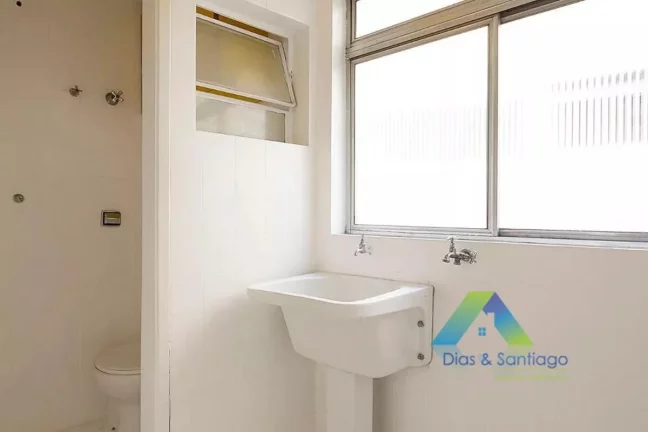 Imagem Amplo apartamento com 80m² em localização privilegia no Bairro Cerqueira Cesar a 1km da Estação Metrô Consolação.