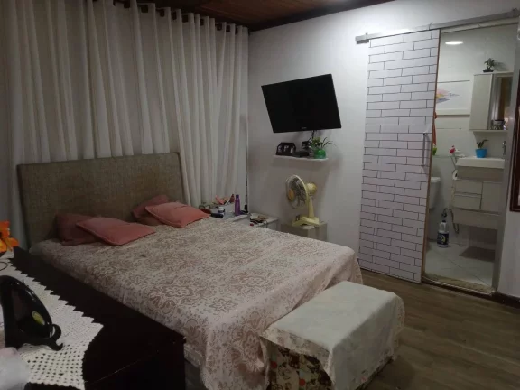 Imagem VENDO ESTA LINDA CASA NO CENTRO DO CÔNEGO. NOVA FRIBURGO RJ.