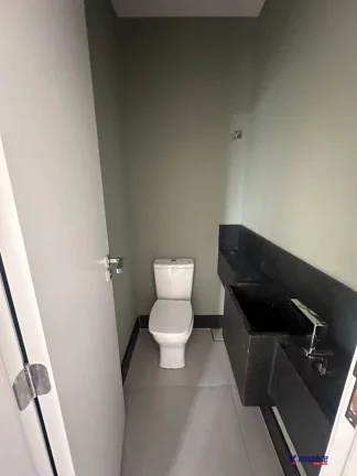 Imagem CASA DE ALTO PADRÃO COM PISCINA E SUÍTES LUXUOSAS: CONFORTO E SOFISTICAÇÃO