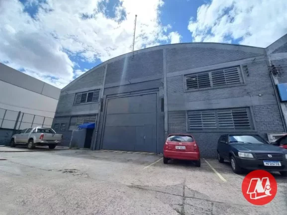 Imagem Formidável Pavilhão para alugar, 1070 m² por R$ 18.600/mês - São João - Porto Alegre/RS