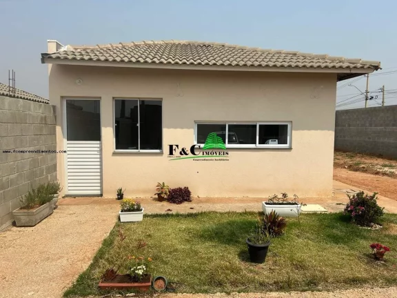 Imagem Casa para Venda em Limeira, Jardim Residencial Luiz Regitano, 2 dormitórios, 1 banheiro, 2 vagas