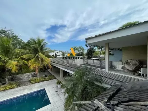 Imagem Novo Leblon - Casa localizada na melhor rua do condominio. Oportunidade de retrofit. Atenção construtrores!!!