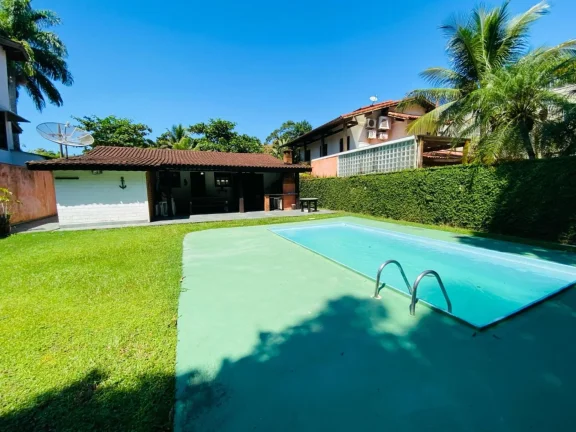 Imagem Imóvel imperdível: Casa à venda na Riviera de São Lourenço Módulo 20 com 3 quartos, 1 suíte, 3 salas, 4 vagas de garagem e mais!