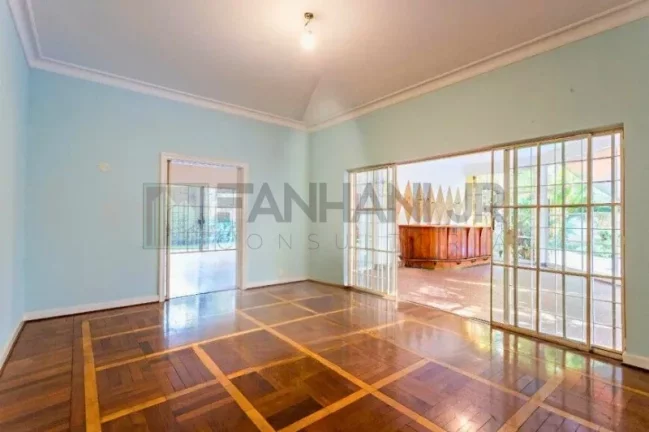 Imagem Casa de Luxo no Jardim Europa: 5 Quartos, 3 Suítes, 4 Salas, 10 Vagas de Garagem, 600m² - Venda ou Locação em SP