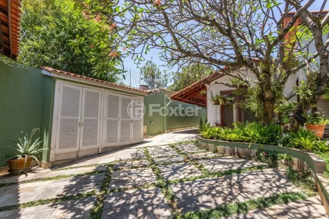 Imagem Casa Brooklin - 402M², 4 Dorms, 2 Suítes, 4 Vagas, Piscina Aquecida, Churrasqueira, Chuveiro a Gás, Lareira, Pomar, Jardim.