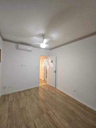 Imagem Apartamento reformado com 1 dormitório próximo a praia
