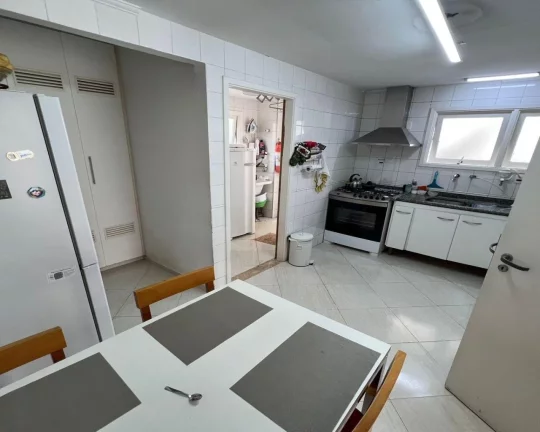 Imagem SOBRADO EM CONDOMINIO FECHADO COM PORTARIA 24 HORAS - 4 DORMS