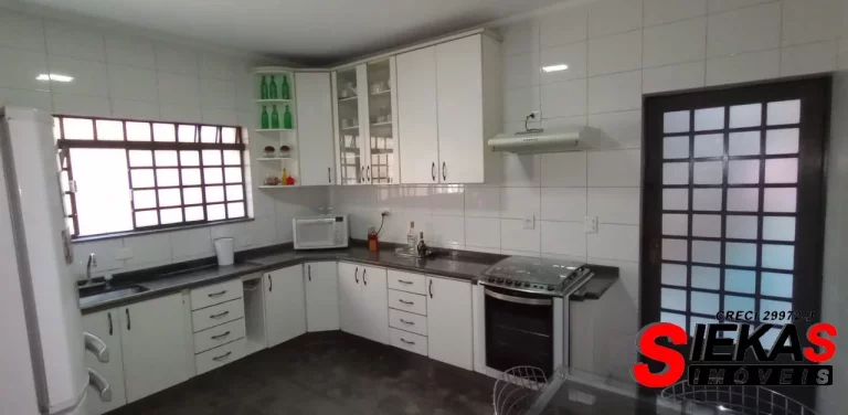 Imagem Casa à venda em São Paulo-SP, Vila Santana: 3 quartos, 1 suíte, 2 salas, 2 banheiros, 186m² de área!