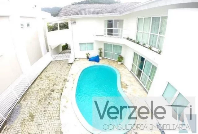 Imagem Casa em Condomínio para Venda em Balneário Camboriú / SC no bairro Estados