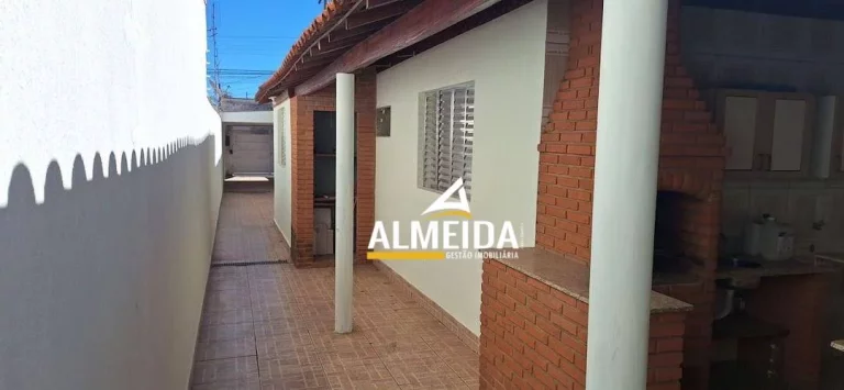 Imagem Casa com 3 dormitórios à venda por R$ 400.000,00 - Estádio - Rio Claro/SP