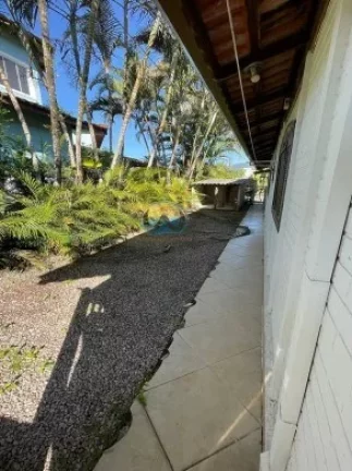 Imagem Imperdível oportunidade! Casa à venda em Ubatuba-SP, Rodovia Oswando Cruz, 3 quartos, 2 suítes, 2 salas, 1 banheiro, 133m².