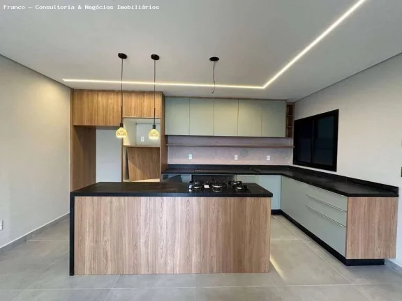 Imagem Sobrado para Venda em São Bernardo do Campo, Centro, 3 dormitórios, 1 suíte, 2 banheiros, 4 vagas