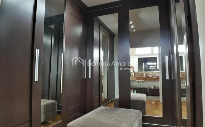 Imagem Belíssima casa mobiliada em um condomínio de alto padrão, com terreno de 1000 m² e excelente aca...