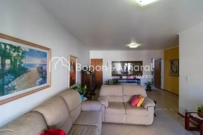 Imagem Aconchegante imóvel à venda com 3 quartos, sendo 1 suíte, e 2 banheiros.
Ideal para quem busca co...