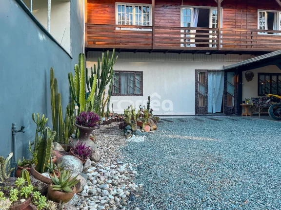 Imagem Sobrado | Costeira | Bal. Barra do Sul
