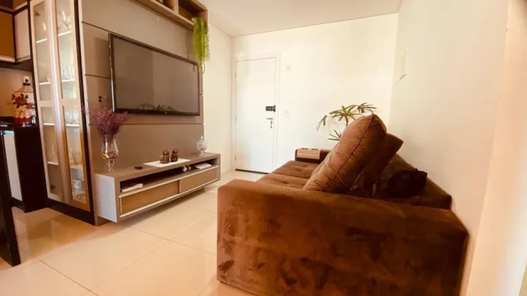 Imagem Apartamento à venda na praia de Gravatá em Navegantes, localizado na quadra mar, com 3 dormitórios, pronto para morar e semi mobiliado com a Adriano Carpes Imóveis.
