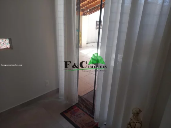 Imagem Casa para Venda em Limeira, JARDIM DO LAGO, 3 dormitórios, 2 banheiros, 2 vagas