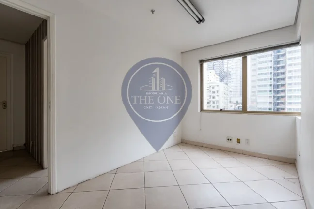 Imagem Conjunto comercial à venda em São Paulo-SP, Bela Vista: 2 salas, 2 banheiros, 1 vaga, 34m². Aproveite!