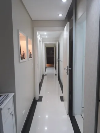 Imagem Apartamento 250 M², 3 Quartos, 3 Suítes, 5 Banheiros, 4 Vagas, Varanda, Lavabo, Piscina, Academia, Brinquedoteca, Quadra, Playground, Brinquedoteca.