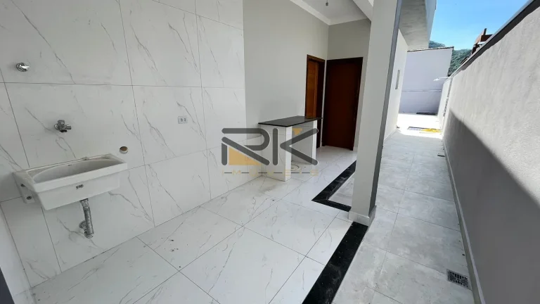 Imagem CASA EM CONDOMINIO FECHADO COM 4 DORMITÓRIOS SENDO 4 SUÍTES,2 VAGAS DE GARAGEM,VARANDA GOURMET COM CHURRASQUEIRA E PISCINA.