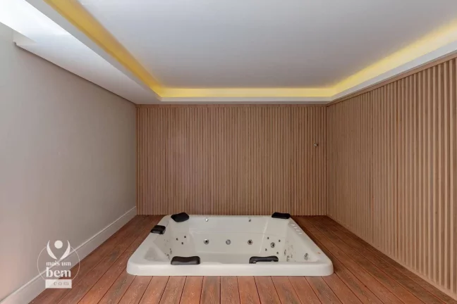 Imagem Apartamento de 95 m² com 3 quartos (1 suíte), lavabo, ampla sacada c/ churrasqueira, 2 vagas de garagem á venda por R$ 1.360.069,00 - Batel