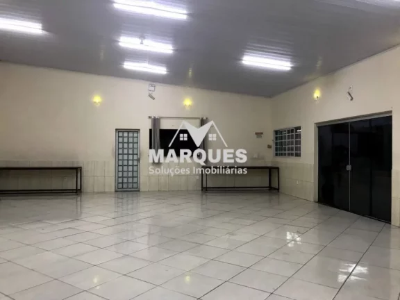Imagem Belíssima Chácara à Venda  1.200m² de Lazer e Conforto!