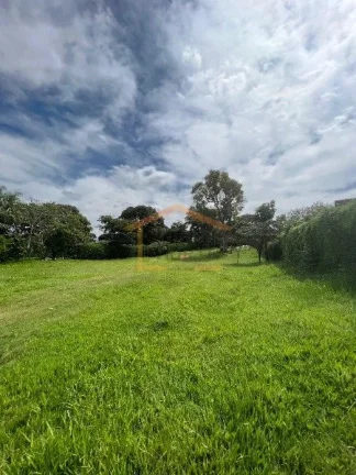 Imagem Terreno, Área total de 3.000m²
Medindo 16,00 metros de frente; 116,00 metros do lado direito; 116,...