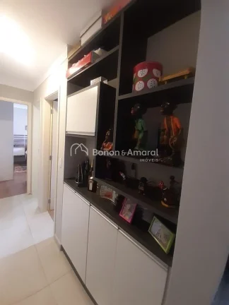 Imagem Este apartamento totalmente reformado combina requinte, conforto e praticidade em cada detalhe. Com ...