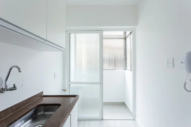 Imagem Apartamento Reformado 30M², 1Q, 1 Banheiro, 1 Vaga, Sol da Manhã, Churrasqueira, Salão de Festas.