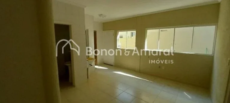 Imagem Linda casa à venda com design moderno no Jardim Botânico; suas acomodações contam com living de ...