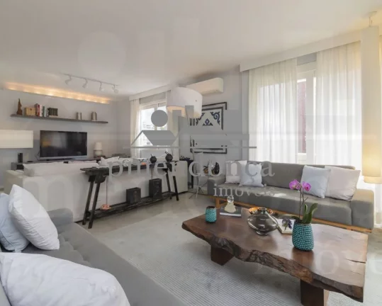 Imagem Apartamento com 258m² no Alto de Pinheiros, 4 suítes e 4 vagas.