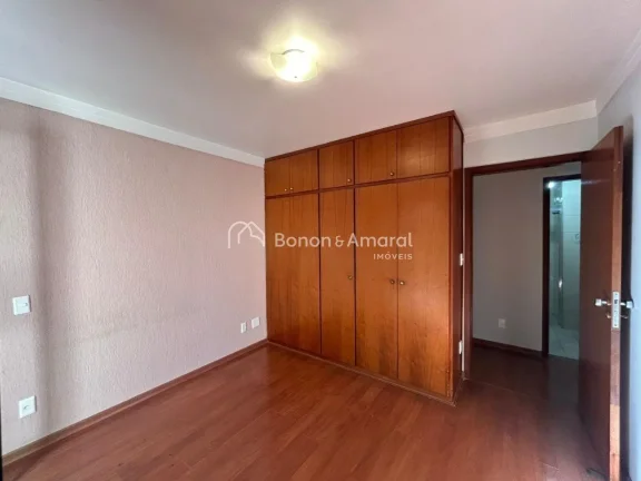Imagem Este amplo apartamento conta com 3 dormitórios, sendo 1 suíte com sacada, sala para 2 ambientes ta...