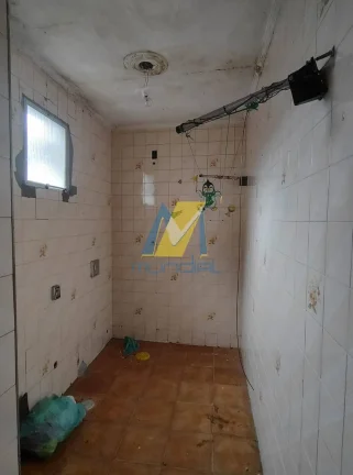 Imagem Sobrado para reforma com grande potencial de valorização.