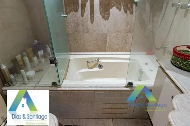 Imagem Apartamento alto padrão em 230m² sendo uma unidade por andar com 4 suítes, 4 vagas de garagem em localização privilegiada a 650mts Metrô Chácara Klabin