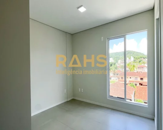 Imagem Um lugar para você viver intensamente! Localizado no bairro Saguaçu, o Residencial Contarini é um...