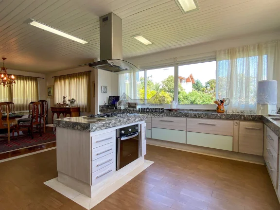 Imagem Casa à venda em Campos do Jordão – Casa com 06 suítes no Alto do Capivari