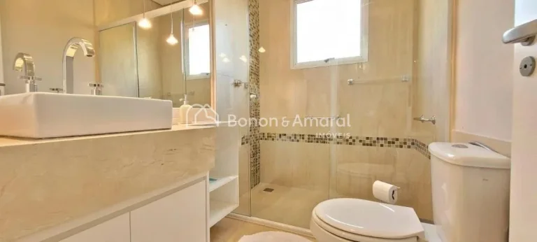 Imagem Casa de condomínio com 343 m² e 4 quartos