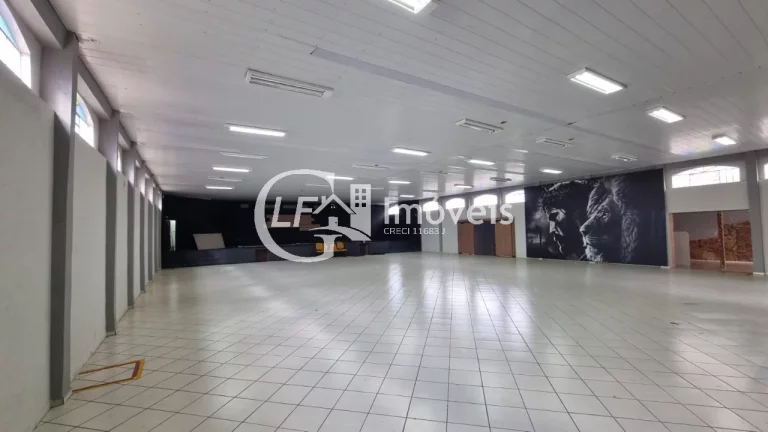 Imagem Oportunidade Imperdível ? Salão Comercial com 3.700m² Localização Estratégica na Rua Dom Aquino ? Em Frente à Praça das Araras (Cabeça de Boi)