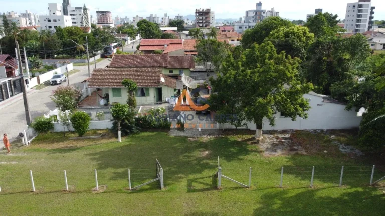 Imagem Terreno à venda com 520 m² (26 x 20 metros), localizado na Praia de Gravatá, Navegantes, em região com excelente potencial de valorização a venda com