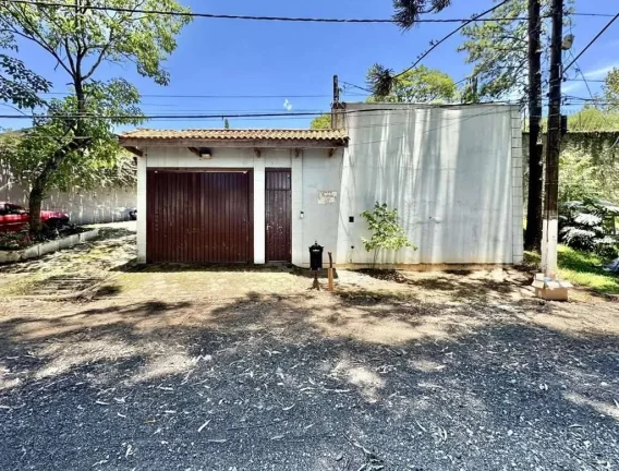 Imagem Cond Vila Velha - Casa 80% TÉRREA, 3 suítes! Lote 1.546m² plano!
