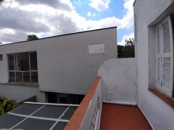Imagem Casa Jardim Europa - 126M², 2 Dorms, 1 Vaga, Varanda, Armários.