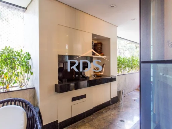 Imagem Vende lindo Apartamento de 640m² em Moema.