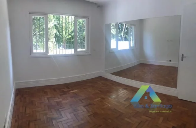 Imagem Casa a venda Cerqueira César · 220m² · 6 Quartos · 2 Vagas