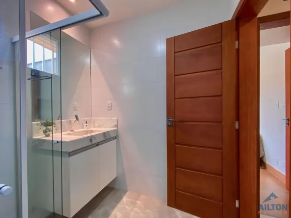Imagem Casa Linear com 03 Quartos Alto Padrão à Venda na Praia do Morro - Guarapari/ES
