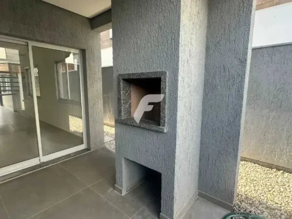 Imagem Casa com 3 dormitórios sendo 1 suíte e 2 vagas de garagem - Campeche, Florianópolis/SC