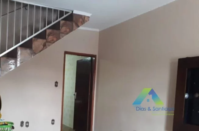 Imagem Sobrado com 2 dormitórios em São Caetano. Venha conhecer! Agende já sua visita!