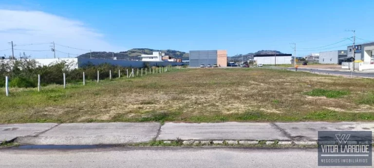 Imagem Terreno de Esquina 2.704m² à Venda no Bairro Recife